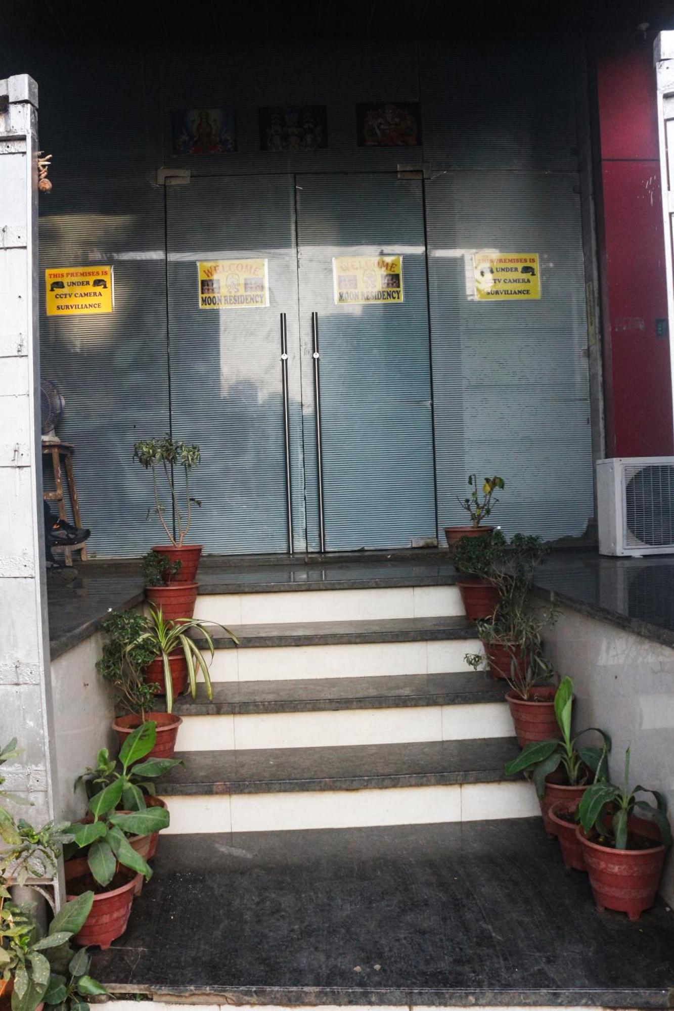 Hotel Moon Residency