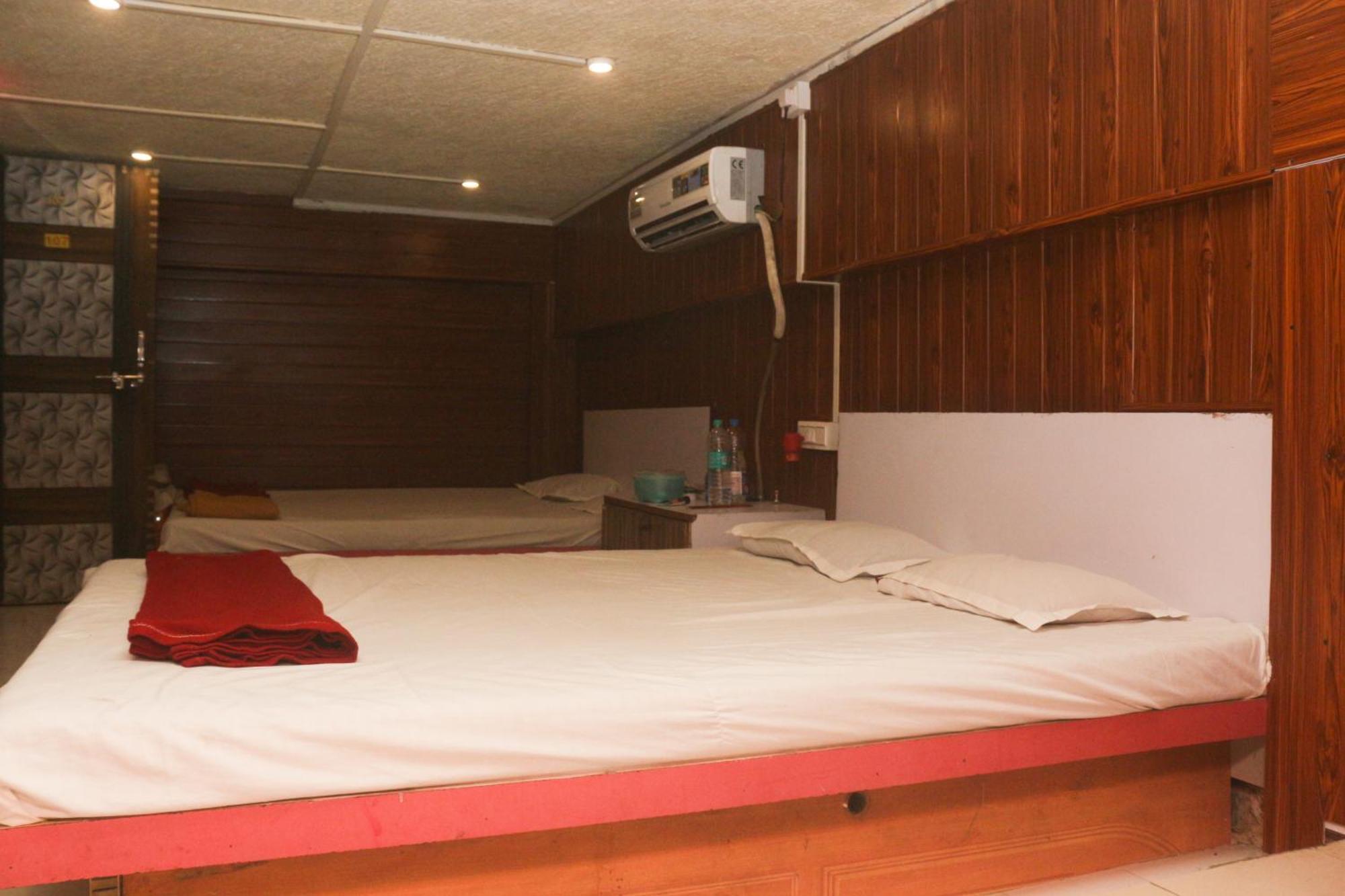 Moon Residency Hotel 3*
