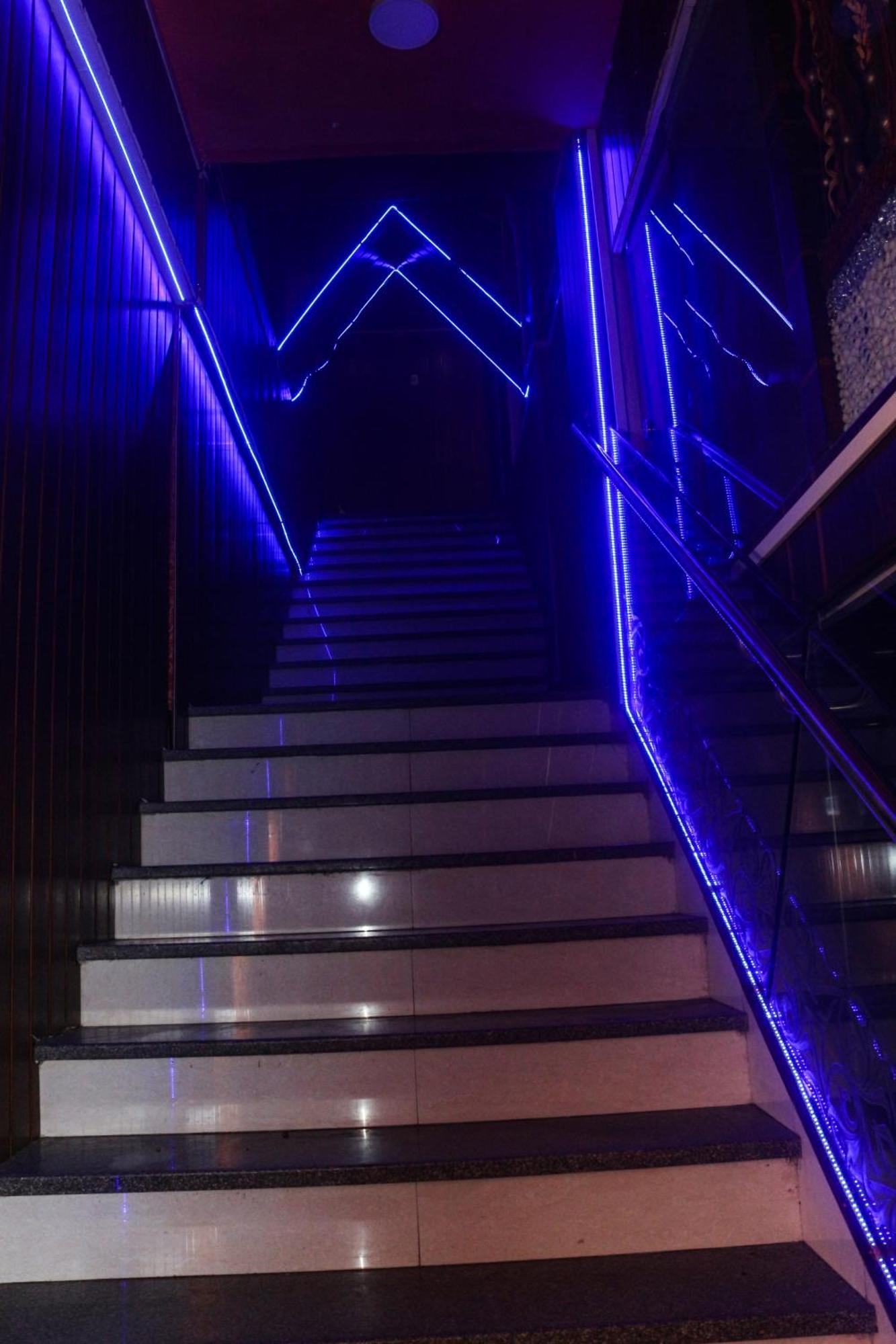 Moon Residency 3*